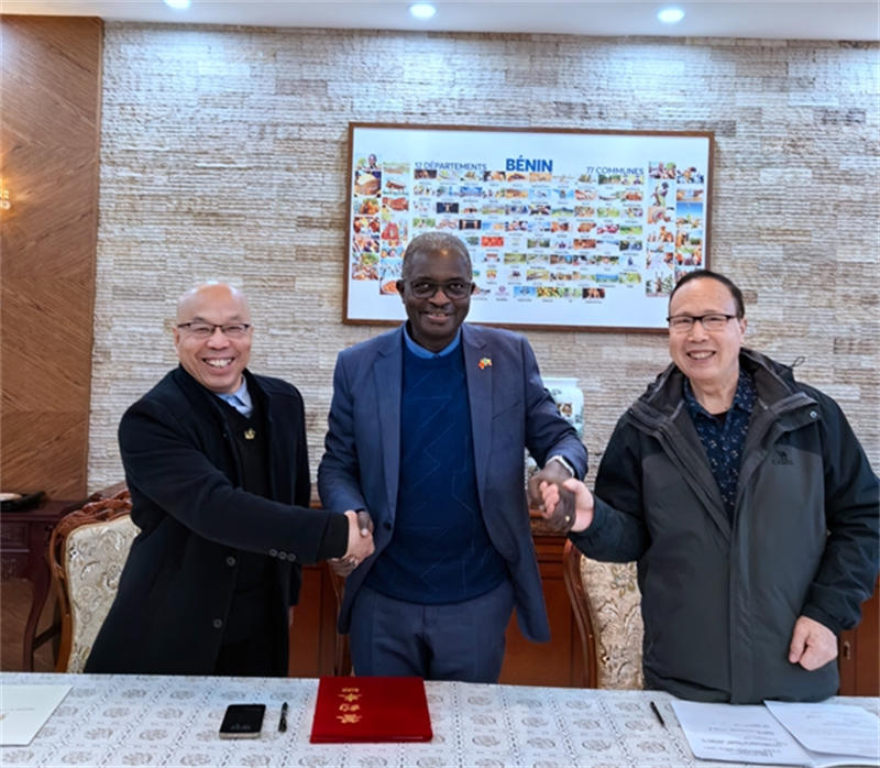 65632fc1780d6.jpg 握手1111111111111111_副本.jpg