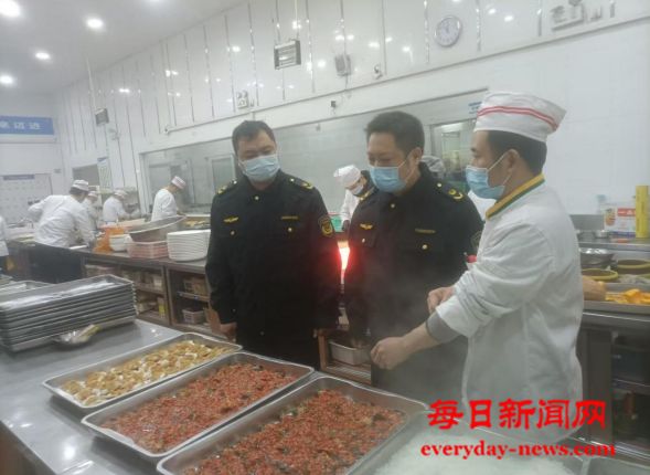 湖北省公安县斗湖堤市场监管所全力护航 “